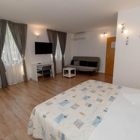 נובה גוריקה Hotel Paquito מראה חיצוני תמונה