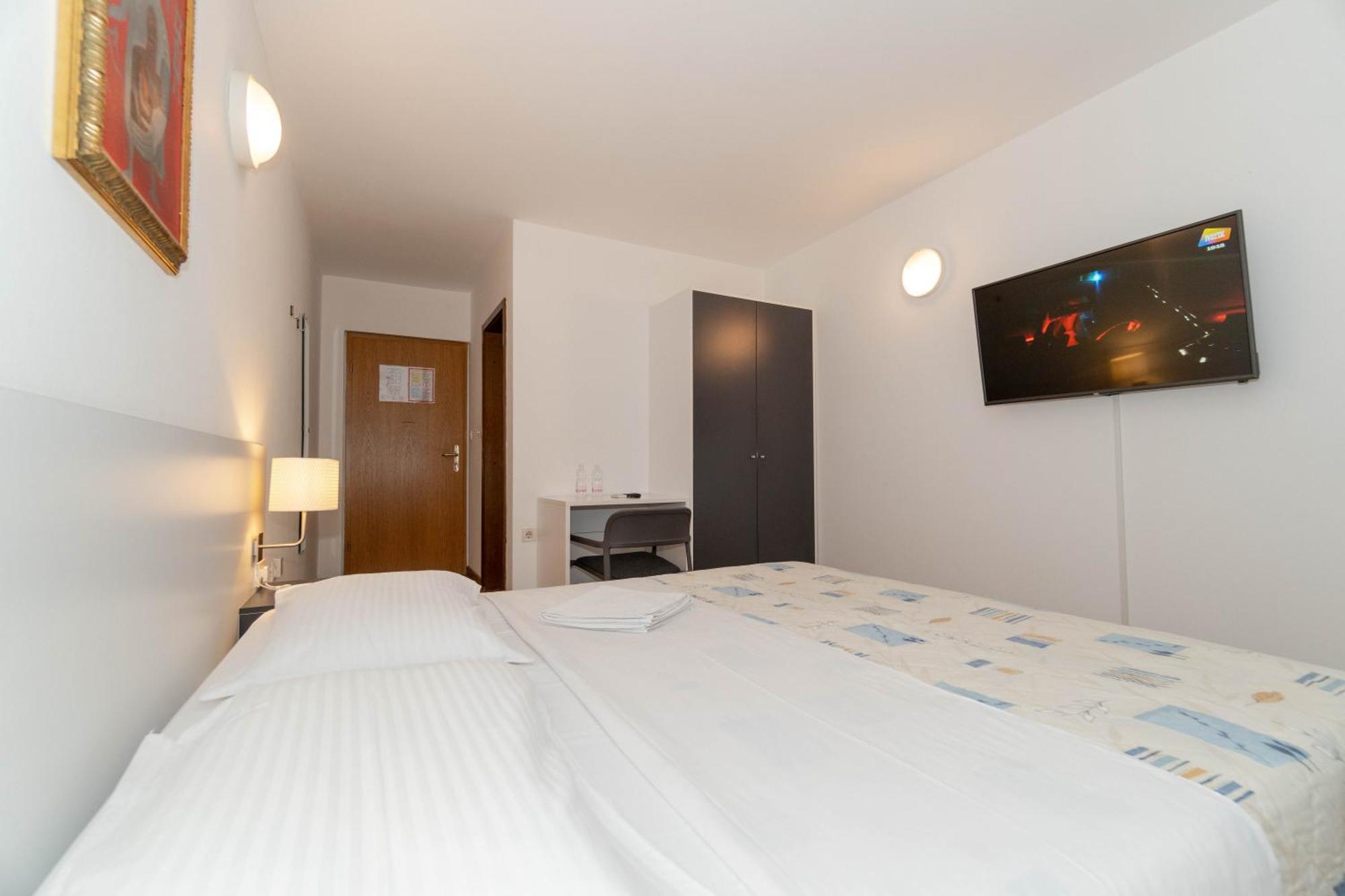 נובה גוריקה Hotel Paquito מראה חיצוני תמונה